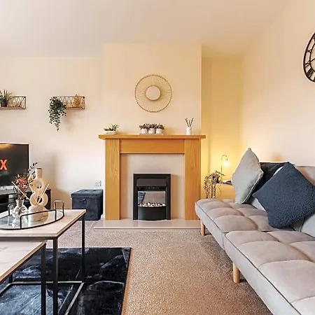 Perfect For Families & Contractors - Free Parking! 4*