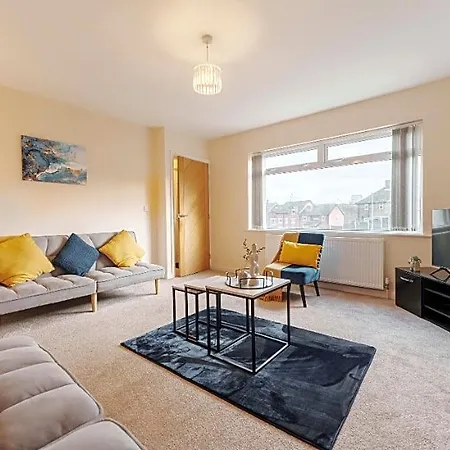 Perfect For Families & Contractors - Free Parking! 4*