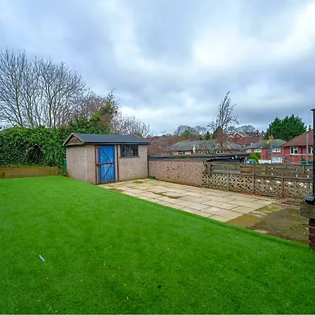Perfect For Families & Contractors - Free Parking! 4*
